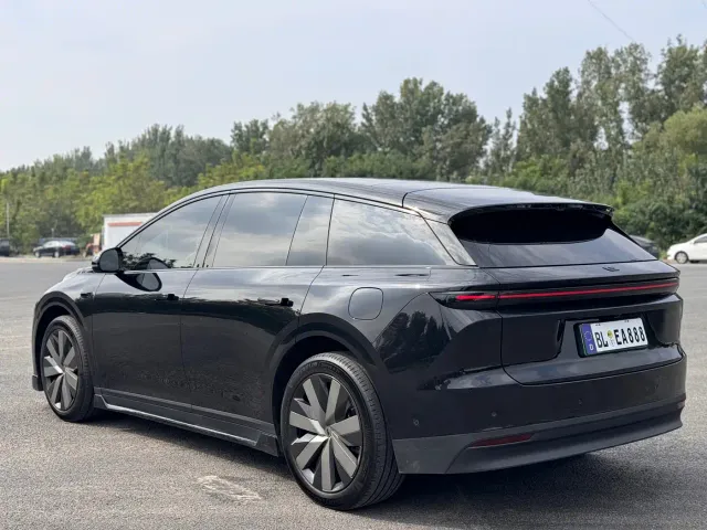 Li Auto i6 — Фото автомобиля 4