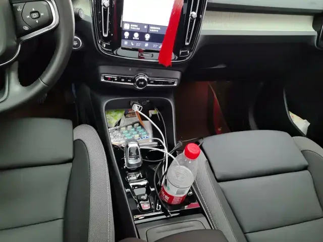 Volvo XC40 — Фото автомобиля 16