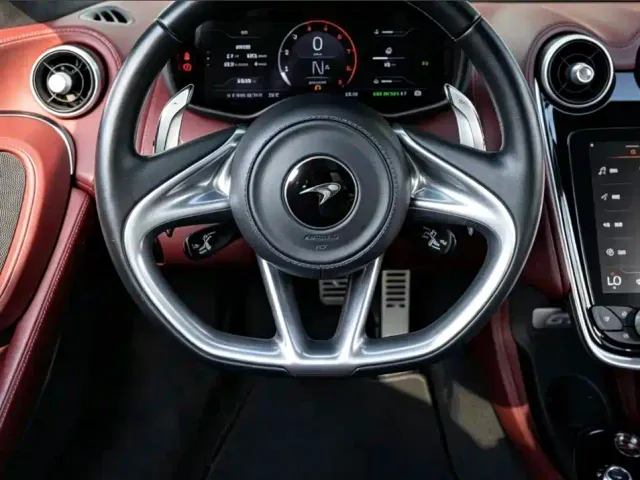 McLaren GT — Фото автомобиля 10