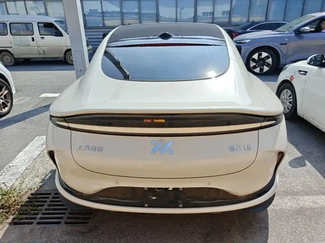IM Motors L6 — Фото автомобиля 5