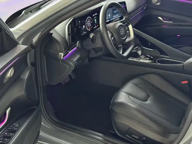 Hyundai Elantra — Фото автомобиля 9