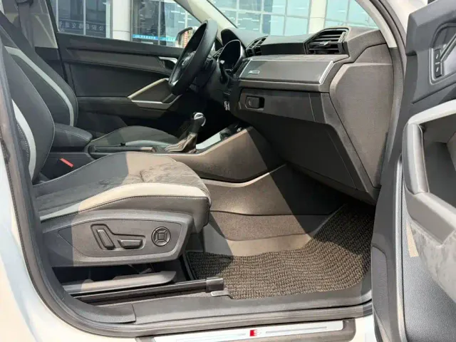 Audi Q3 — Фото автомобиля 4