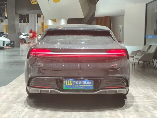 Qi Jing Opening Realm Sedan — Фото автомобиля 5