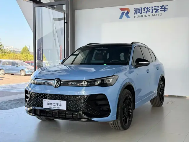 Фотография автомобиля — Volkswagen Tiguan L