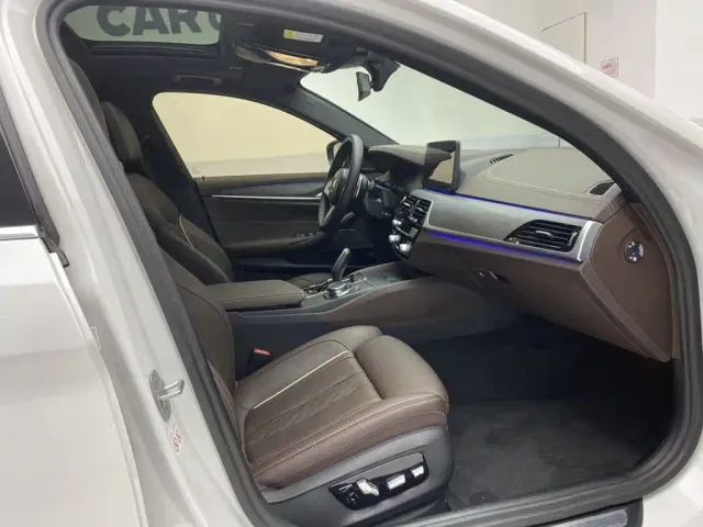 BMW 5 Series — Фото автомобиля 18