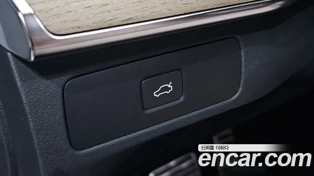 Volvo XC90 Generation 2 — Фото автомобиля 27