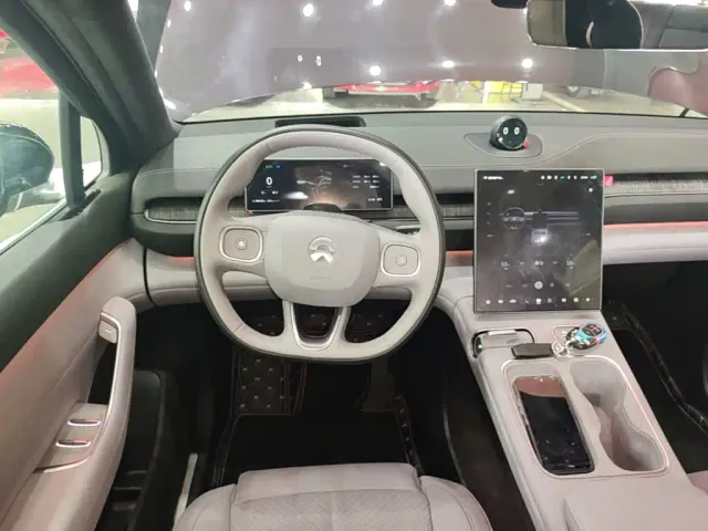 Nio EC6 — Фото автомобиля 10