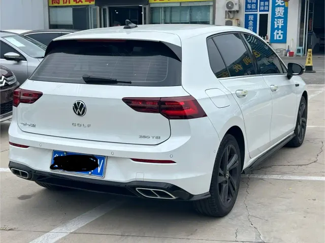 Volkswagen Golf — Фото автомобиля 4
