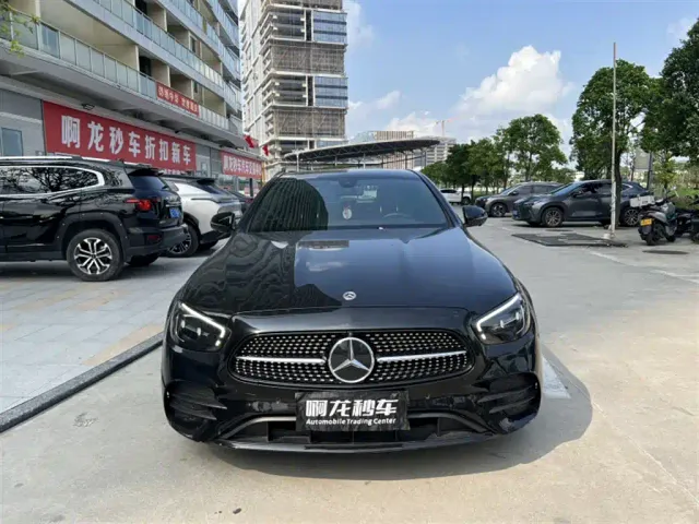 Mercedes-Benz E-Class — Фото автомобиля 2