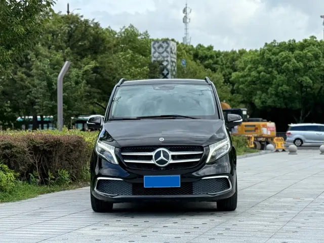 Mercedes-Benz V-Class — Фото автомобиля 2