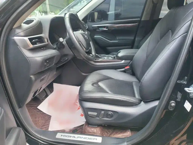Toyota Highlander — Фото автомобиля 16