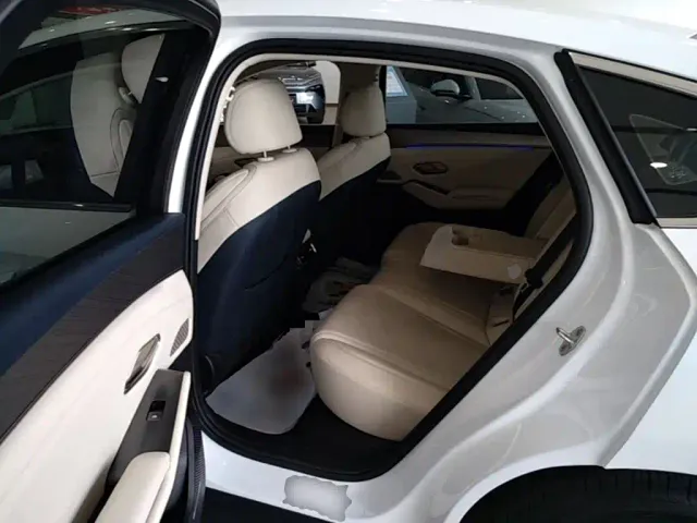 BYD Qin L — Фото автомобиля 16