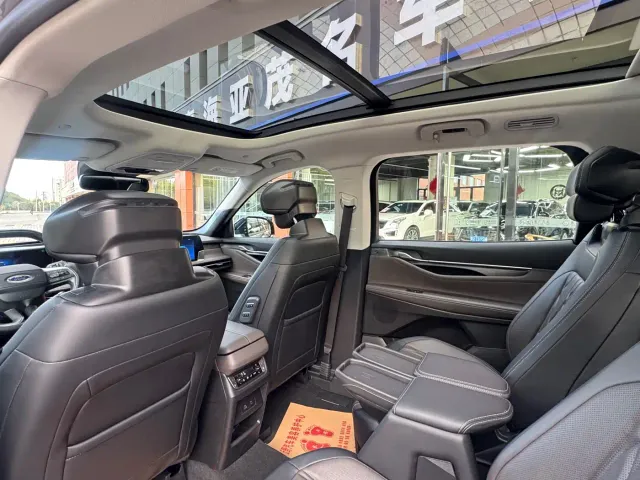 Ford Edge — Фото автомобиля 14