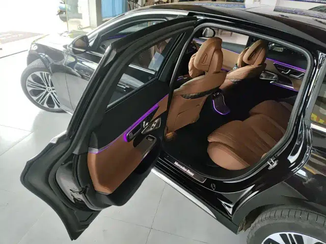 Mercedes-Benz E-Class — Фото автомобиля 6
