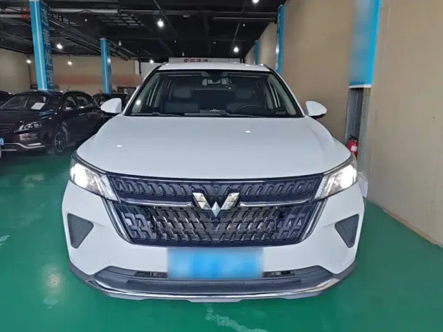 Wuling Asta — Фото автомобиля 2