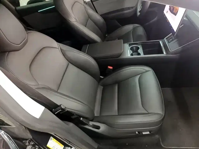 Tesla Model Y — Фото автомобиля 24