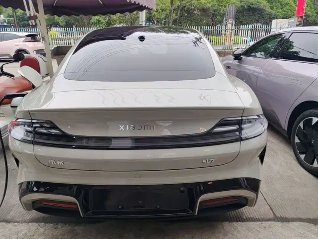 Xiaomi SU7 — Фото автомобиля 5