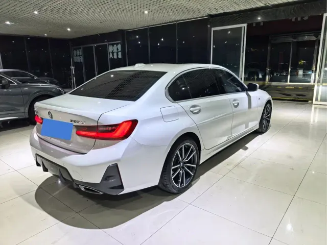 BMW 3 Series — Фото автомобиля 4