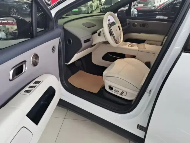Li Auto i6 — Фото автомобиля 15