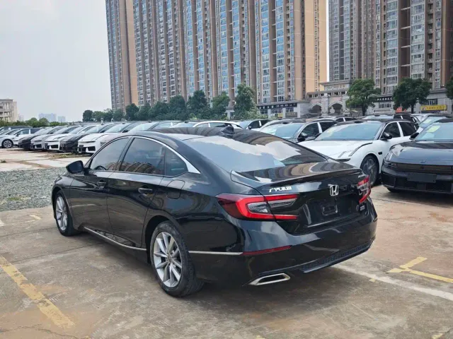 Honda Accord — Фото автомобиля 8