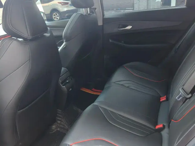 Geely Binrui — Фото автомобиля 10