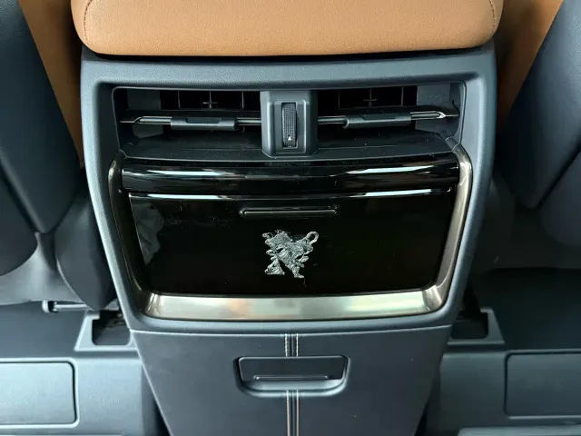 Toyota Alphard — Фото автомобиля 18