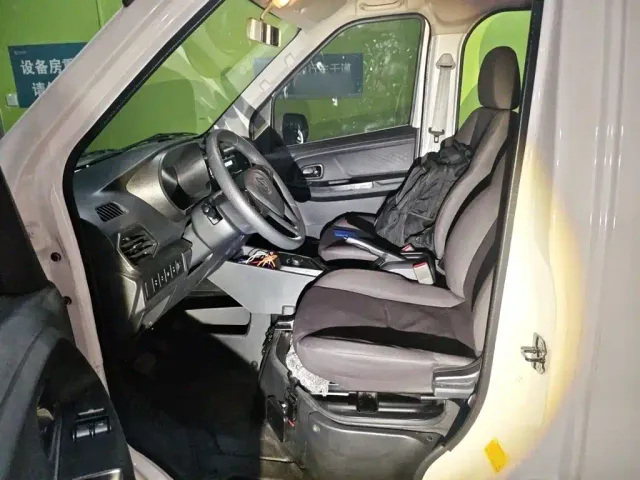 Changan Kaicheng Changan Ruixing EM80 2025 Model Passenger Version Comfort Type 6-seater 300km Tailgate — Фото автомобиля 7