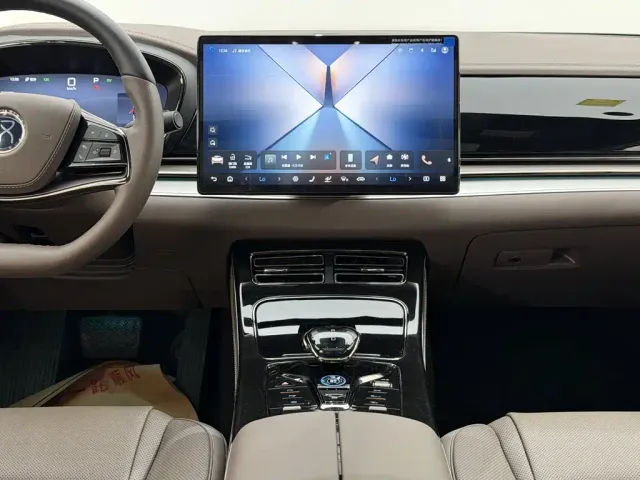 BYD Han — Фото автомобиля 21