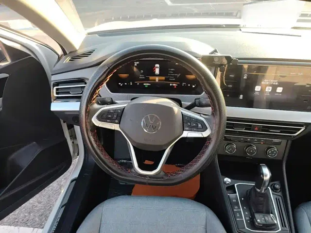 Volkswagen Lavida — Фото автомобиля 10