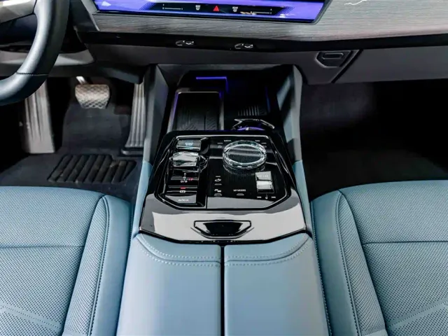 BMW i5 — Фото автомобиля 14