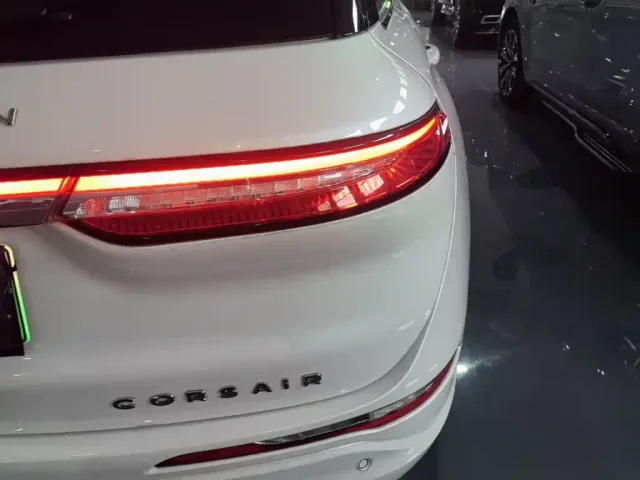 Lincoln Adventurer NEV — Фото автомобиля 7