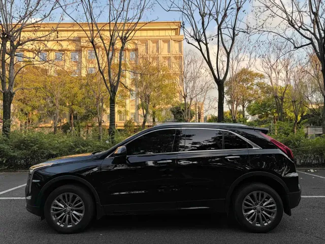 Cadillac XT4 — Фото автомобиля 3