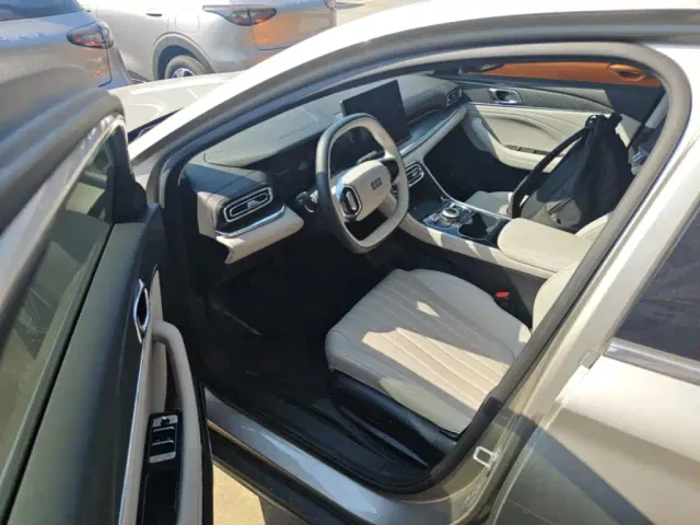 Geely Galaxy Stellar 6 — Фото автомобиля 20