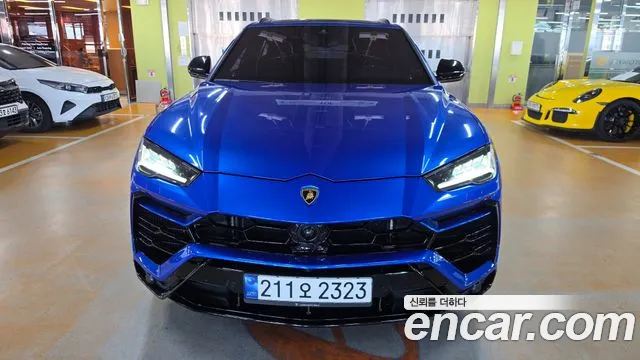Lamborghini Urus — Фото автомобиля 3