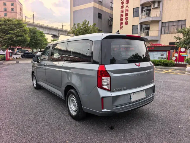 Wuling Zhengcheng — Фото автомобиля 4
