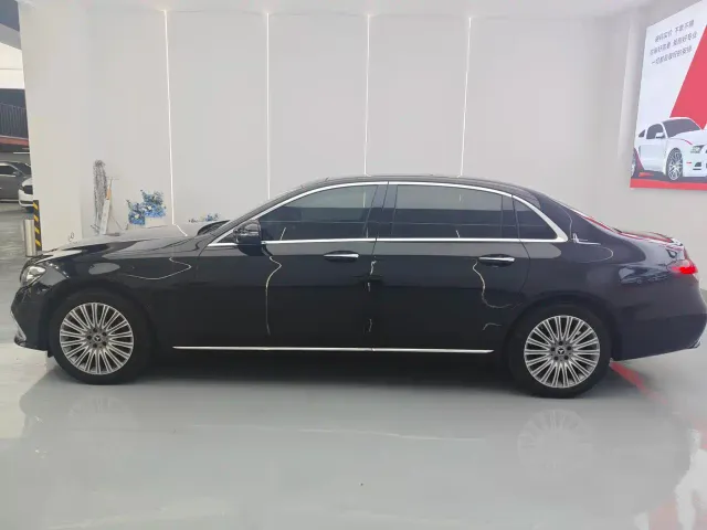 Mercedes-Benz E-Class — Фото автомобиля 5