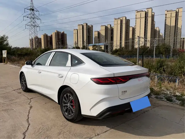 BYD Qin L — Фото автомобиля 17
