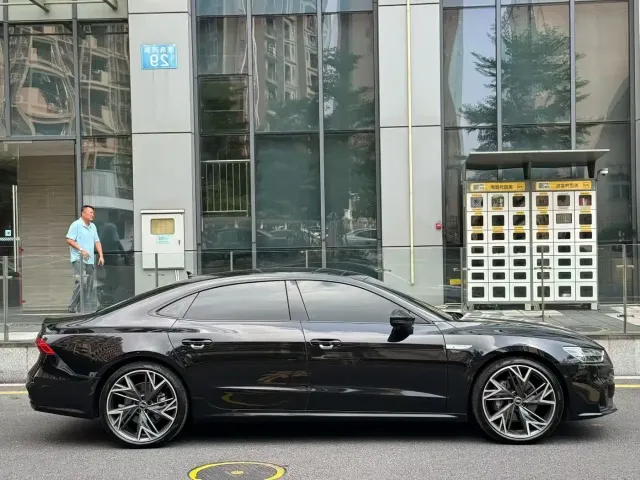 Audi Audi A7L 2023 45 TFSI quattro S-line Black Warrior Edition — Фото автомобиля 2