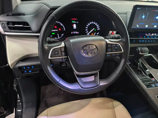 Toyota Sienna — Фото автомобиля 8