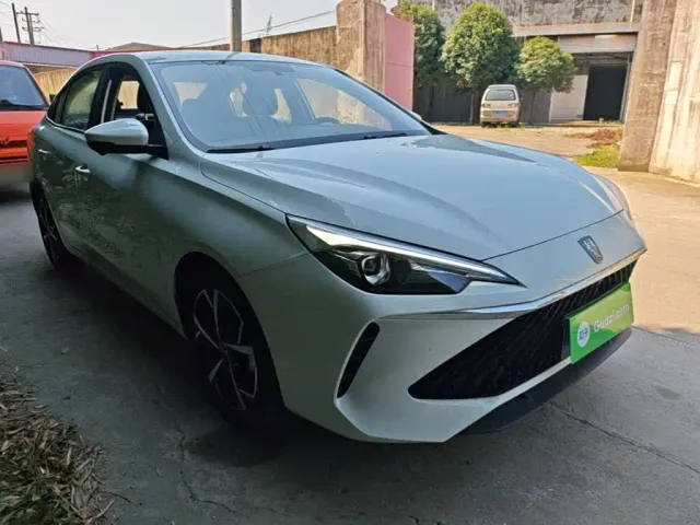 Roewe i5 — Фото автомобиля 3