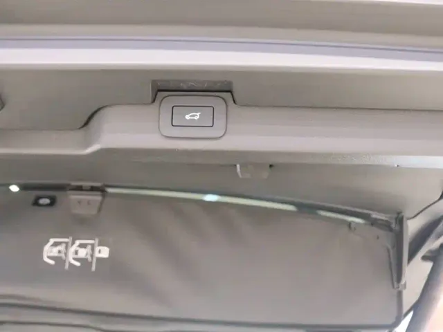 Land Rover Discovery — Фото автомобиля 22