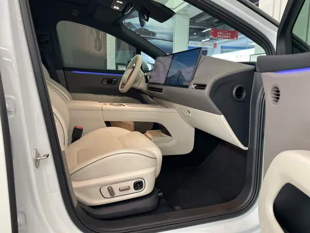 Li Auto i6 — Фото автомобиля 12