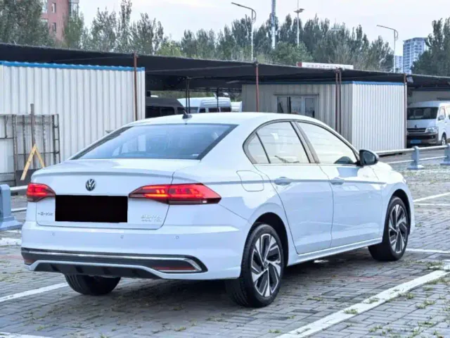 Volkswagen Bora — Фото автомобиля 8