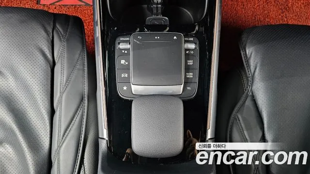Mercedes-Benz EQB — Фото автомобиля 29
