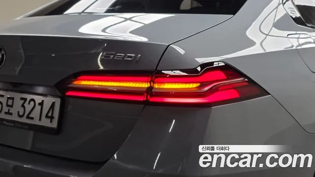 BMW 5 Series G60 — Фото автомобиля 8