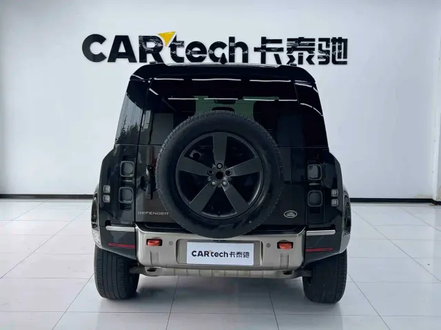 Land Rover Defender — Фото автомобиля 29