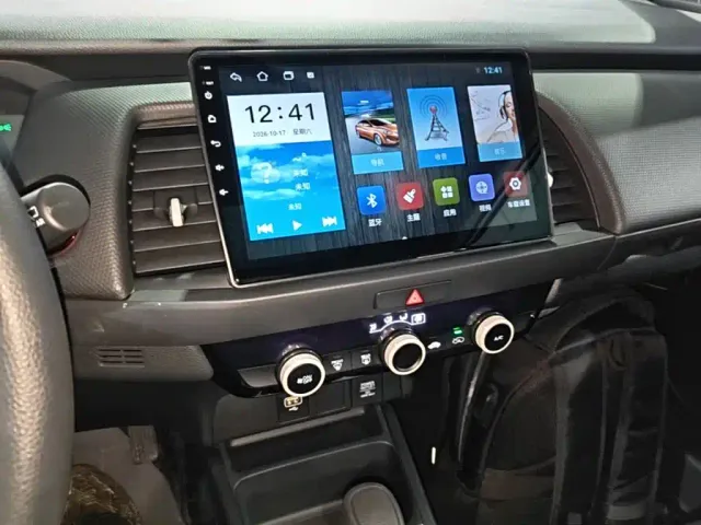 Honda Fit — Фото автомобиля 12