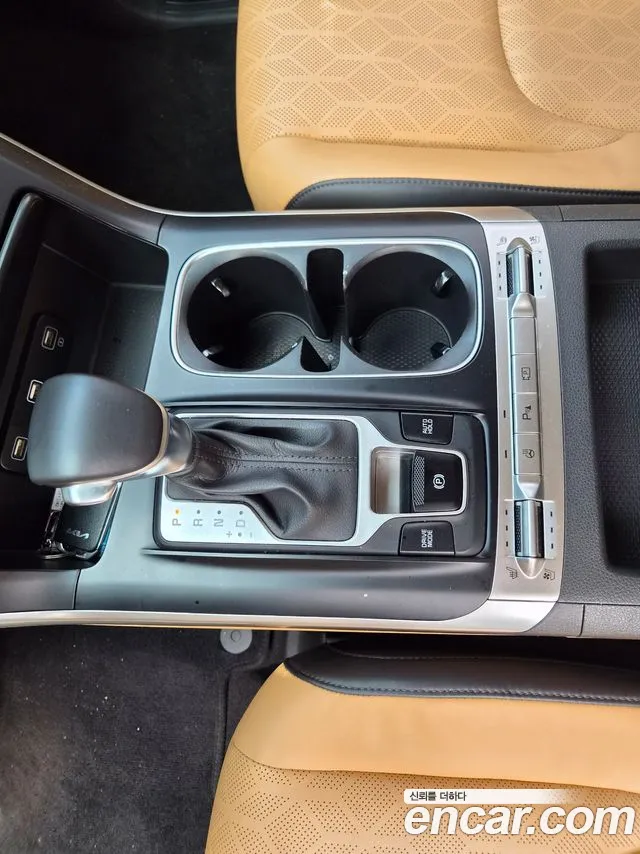Kia Canival Carnival 4 поколение Бензин 9 мест Prestige — Фото автомобиля 8