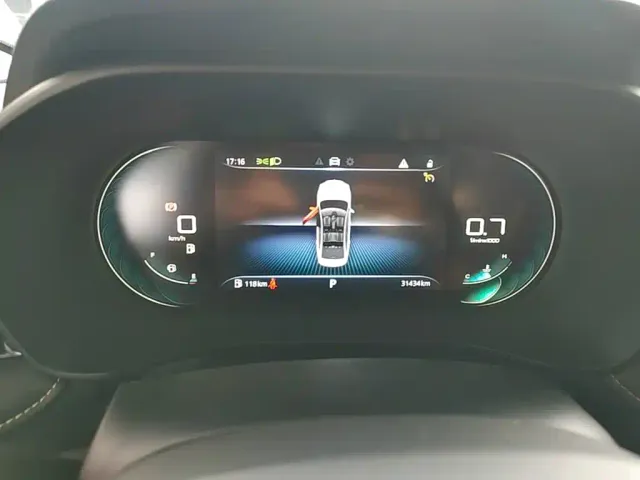 Roewe i5 — Фото автомобиля 11