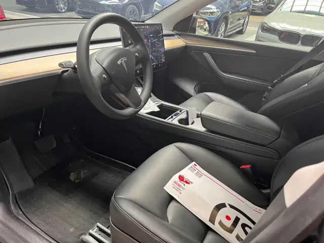 Tesla Model Y — Фото автомобиля 4